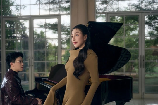 Hơn 10 năm mới ra album mới, Hồ Quỳnh Hương mang năng lượng GenZ vào âm nhạc