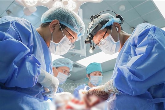 Phẫu thuật cắt khối u sợi thần kinh vùng mặt khổng lồ hiếm gặp
