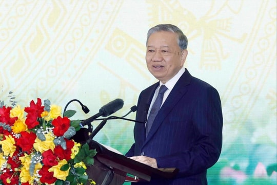 Tập trung tham mưu chiến lược, giữ vững tư tưởng của Đảng(*)