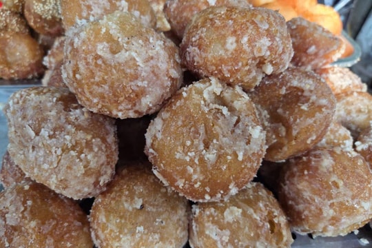 Ngọt thơm bánh rán phố Đồng Xuân