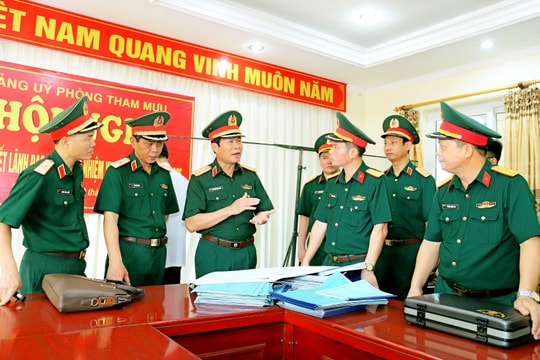 Xây dựng lực lượng vũ trang thành phố theo hướng 'tinh, gọn, mạnh'