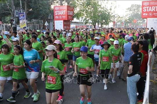 Sôi nổi Giải Marathon quốc tế di sản Cần Thơ 2025