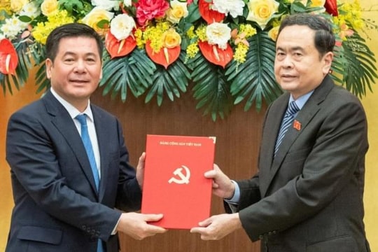Đồng chí Nguyễn Hồng Diên giữ chức Phó bí thư chuyên trách Đảng ủy Quốc hội