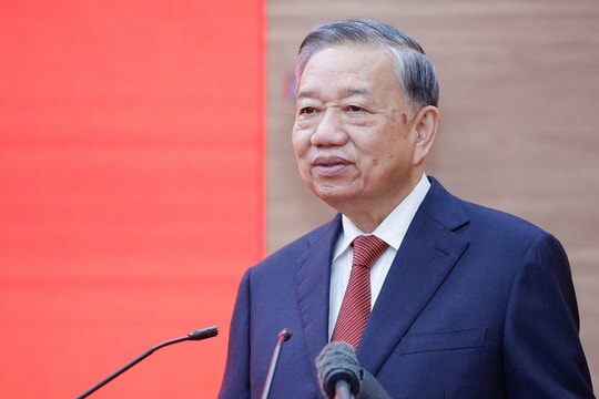 Quân đội nhân dân vững bước dưới cờ Đảng quang vinh