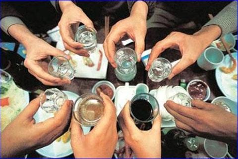 1 người tử vong sau khi uống rượu ngâm