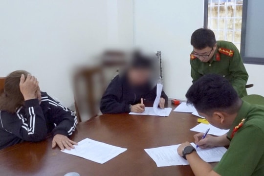 Khởi tố 2 đối tượng vận chuyển vàng trái phép qua biên giới