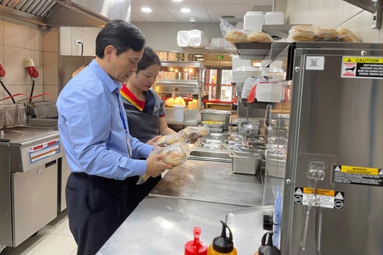 Bảo đảm an toàn vệ sinh thực phẩm tại các cơ sở dịch vụ ăn uống