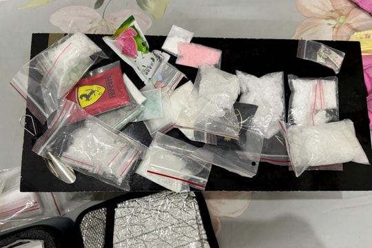 Nguyên Bí thư xã phát hiện chiếc vali chứa 2,7 kg ma túy ở sau nhà