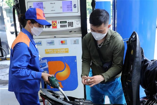 Giá xăng dầu đồng loạt tăng từ 15 giờ hôm nay