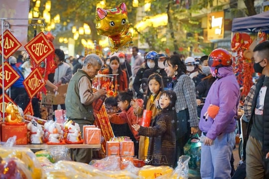 Nghiêm cấm dùng công quỹ biếu, tặng quà Tết cho lãnh đạo các cấp với mọi hình thức