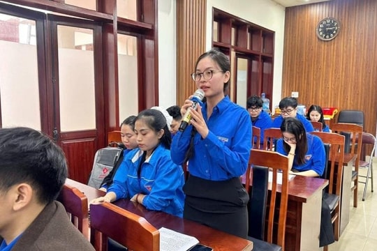 Đối thoại để đồng hành với thanh niên