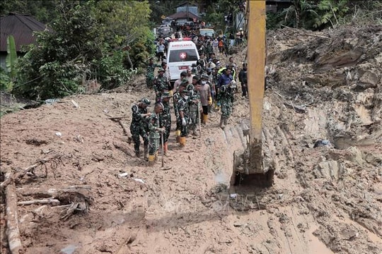 Indonesia điều thêm 1.500 nhân lực phục hồi sau thảm họa lũ lụt