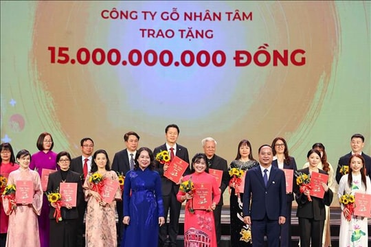 Tiếp nhận hơn 116 tỷ đồng tại chương trình 'Mùa xuân cho em' lần thứ 19