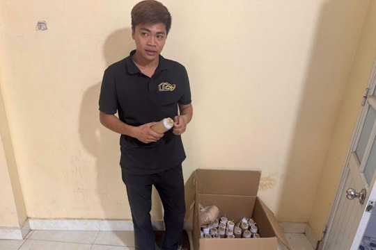 Bắt giữ đối tượng tàng trữ trái phép gần 13 kg pháo nổ