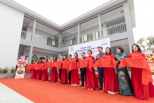 Công ty CP Tập đoàn Đầu tư KLB tài trợ gần 5,7 tỷ đồng xây dựng Trạm Y tế xã Khúc Thừa Dụ