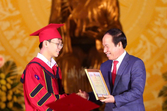 Hải Phòng tuyên dương, khen thưởng 225 học sinh, sinh viên xuất sắc trong năm học 2024 - 2025