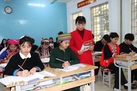 Nghiên cứu việc tuyển dụng nhân lực chất lượng cao là đồng bào dân tộc thiểu số