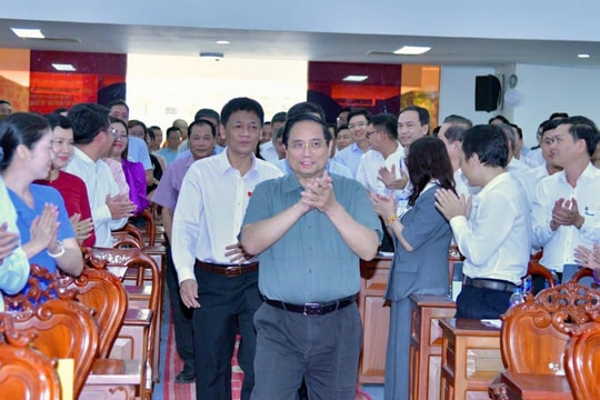 Thủ tướng Phạm Minh Chính tiếp xúc cử tri thành phố Cần Thơ