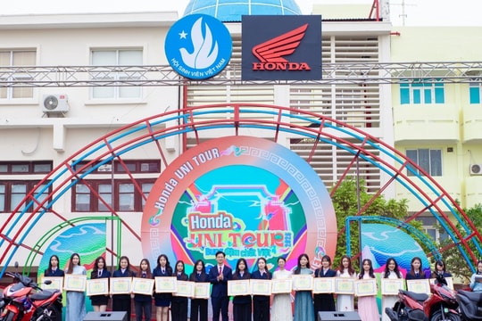 Vinh danh 26 tập thể, 241 “Sinh viên 5 tốt” cấp thành phố năm học 2024 - 2025