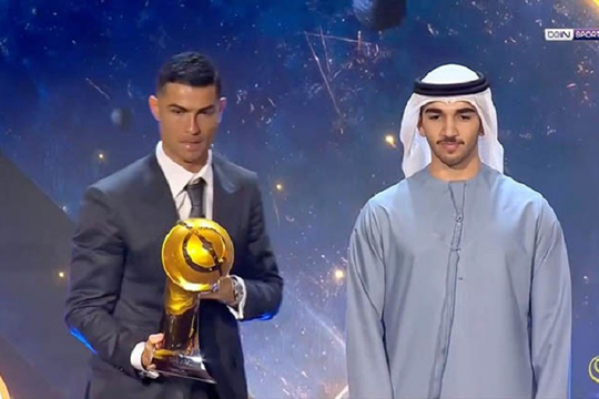 Ronaldo trở thành chủ nhân giải Cầu thủ hay nhất Trung Đông 2025