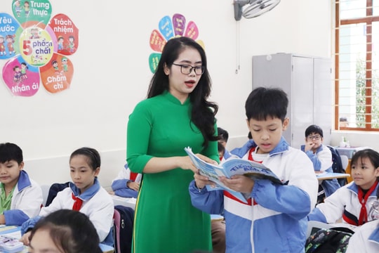 Phấn khởi khi dùng một bộ sách giáo khoa thống nhất