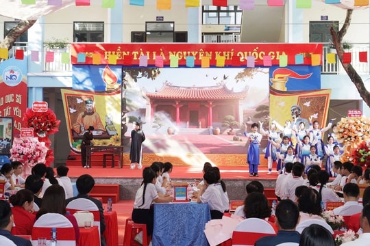 Breakthroughs in Education in Digital Transformation Age
