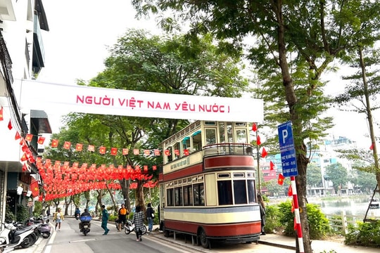 Ấn tượng tour 'Hà Nội - Chạm miền ký ức'