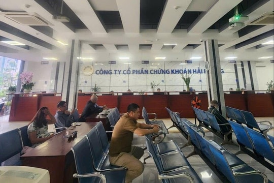 Nhiều chỉ số chứng khoán lập kỷ lục trong phiên giao dịch đầu năm 2026