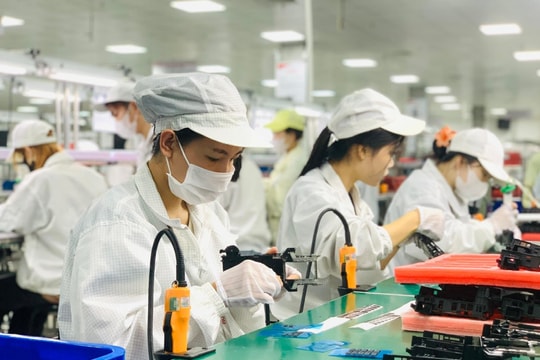 Implementing E-labor contracts