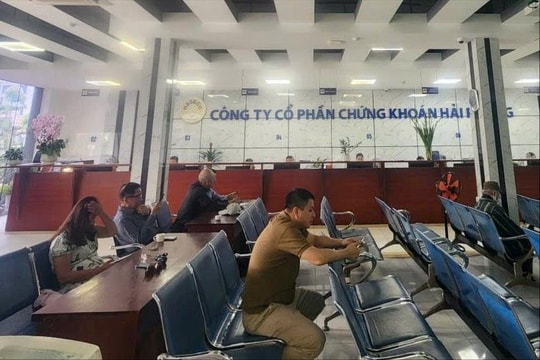 Nhóm cổ phiếu lớn giúp VN-Index giữ nhịp tăng trong phiên giao dịch đầu năm 2026