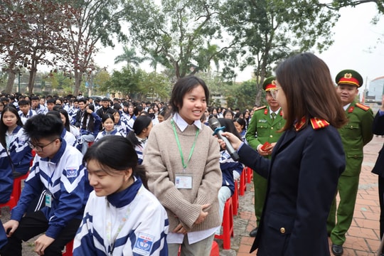 Tuyên truyền phòng chống tác hại thuốc lá điện tử, ma tuý tại Trường THPT Hà Bắc
