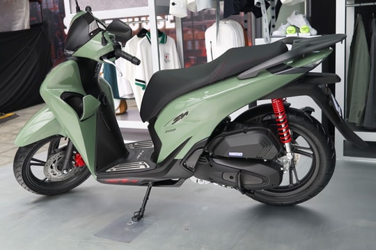Ngắm Honda SH phiên bản đắt nhất, giá hơn 100 triệu đồng tại Việt Nam