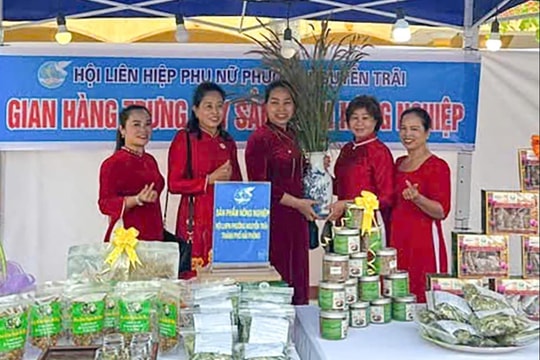 Tỷ lệ người dân phường miền núi Nguyễn Trãi thanh toán không dùng tiền mặt đạt trên 70%