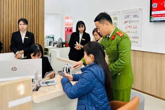 Chị Hoàng Thuỳ Dương trả lại 1 tỷ đồng cho người chuyển khoản nhầm