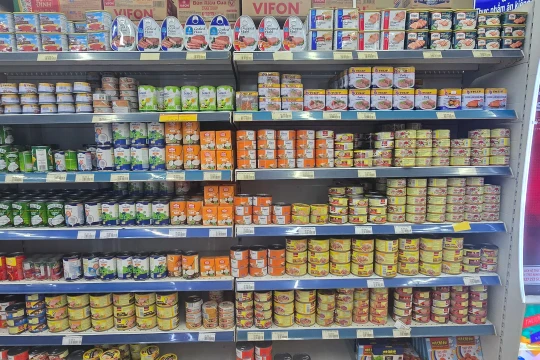 Một số siêu thị ở Hải Phòng tạm gỡ các sản phẩm chế biến từ thịt lợn của Công ty CP Đồ hộp Hạ Long