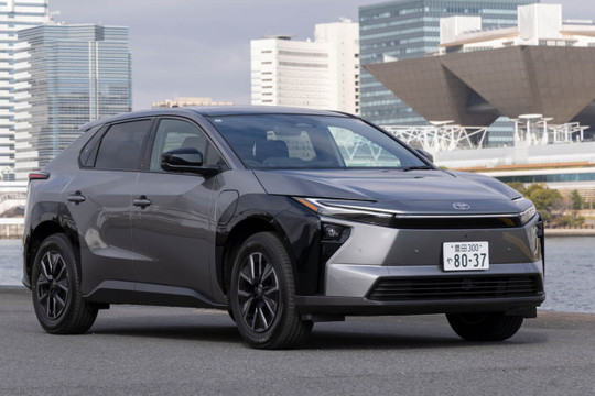 Toyota lần đầu vượt Honda về doanh số xe điện