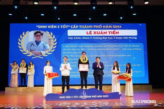 Nam sinh viên Trường Đại học Y Dược Hải Phòng học giỏi, cống hiến cho cộng đồng