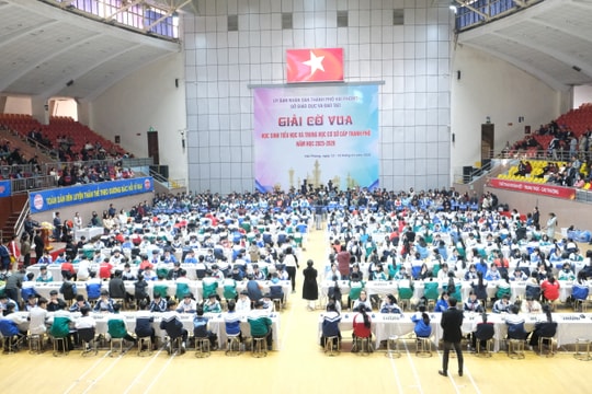 Hơn 900 kỳ thủ nhí so tài tại Giải cờ vua học sinh thành phố