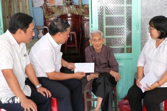Trên 5,88 triệu người đã nhận được quà tặng của Đảng và Nhà nước