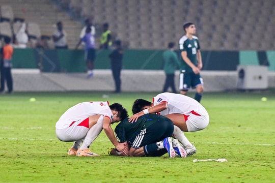 Hành động nhân văn của U23 Việt Nam sau chiến thắng Saudi Arabia