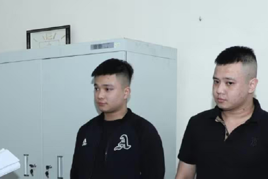 Bắt giữ 2 anh em ruột bị truy nã về tội trộm cắp tài sản