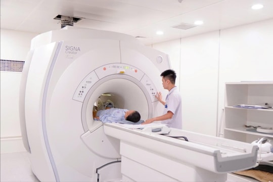 Tê tay và chân kéo dài có thể dẫn tới liệt