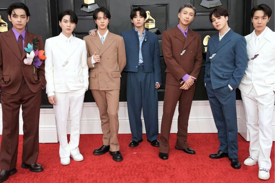 Nhóm nhạc K-pop BTS tái xuất với album mới
