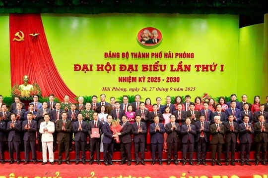 47 đồng chí trong Đoàn đại biểu Đảng bộ thành phố Hải Phòng dự Đại hội XIV của Đảng