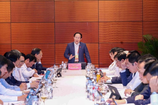 Đoàn đại biểu Đảng bộ Hải Phòng tích cực đóng góp ý kiến vào các Văn kiện Đại hội với tinh thần trách nhiệm cao