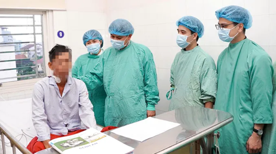 Lần đầu Việt Nam thực hiện thành công ca cắt bỏ và ghép thận phức tạp hiếm gặp