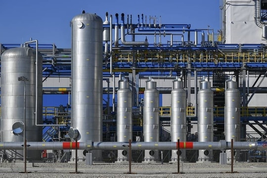 Nguồn cung LNG toàn cầu dự kiến tăng mạnh năm 2026