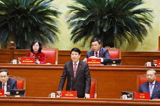 Đại hội thảo luận các Văn kiện tại hội trường
