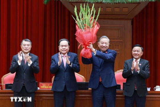 Ban Chấp hành Trung ương Đảng khoá XIV thống nhất tuyệt đối bầu đồng chí Tô Lâm tiếp tục giữ chức Tổng Bí thư
