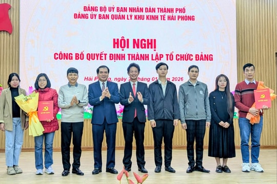 Thành lập 6 chi bộ tại doanh nghiệp trong các khu công nghiệp